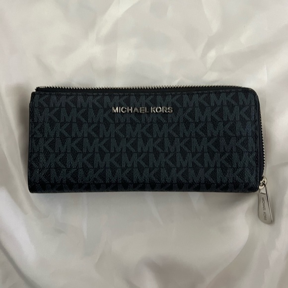MICHAEL Michael Kors Handbags - Michael Kors Zipper Long Wallet